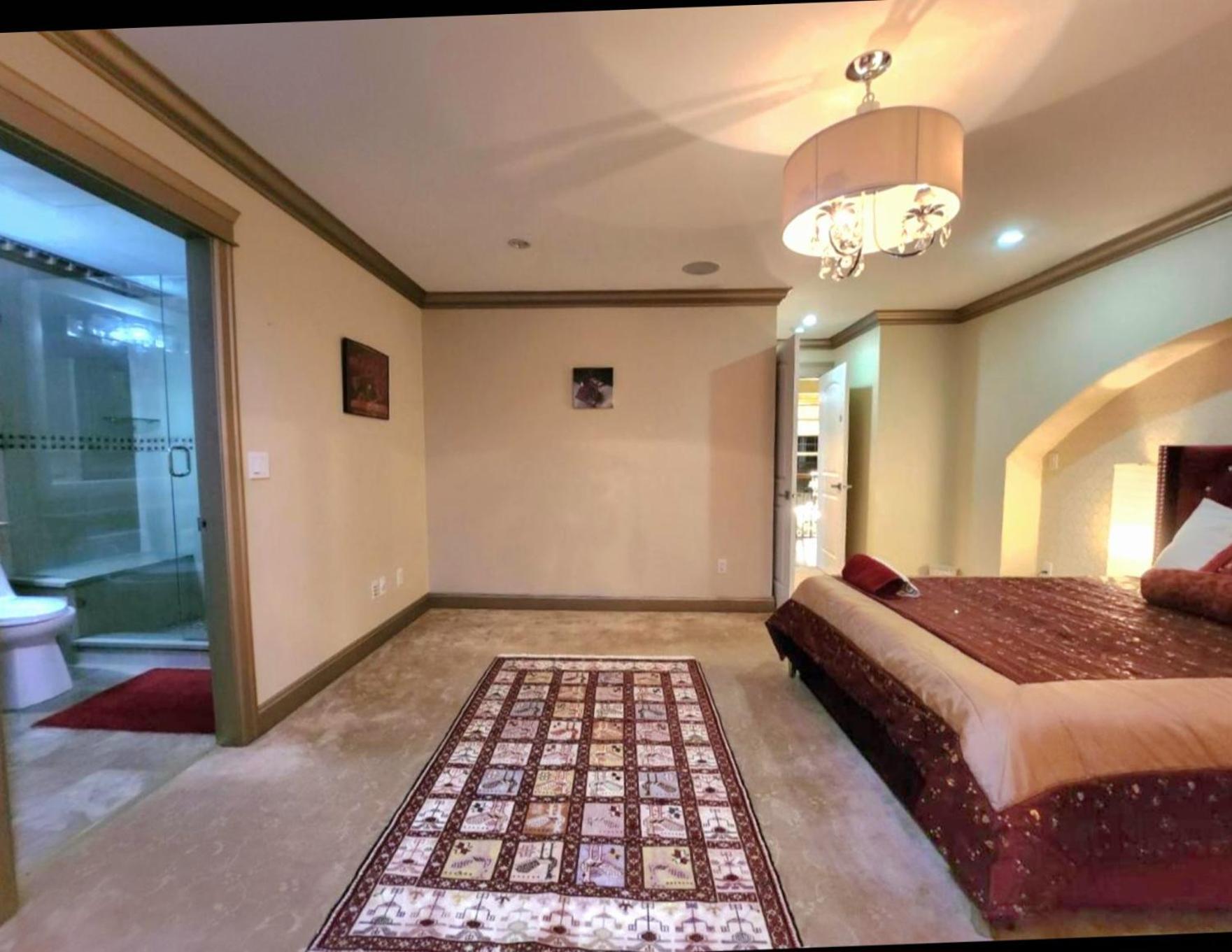 Empress Madani Palace Hotel Surrey Exterior foto